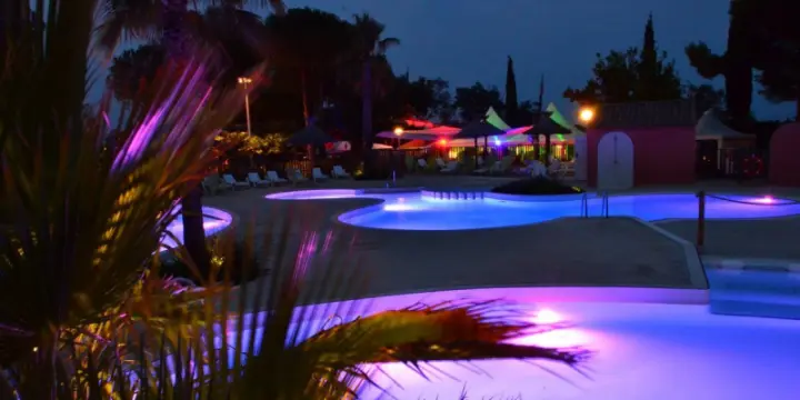 Chalet 6 personnes dans camping 4 étoiles Hérault