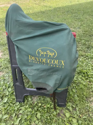 Selle de dressage Devoucoux Makila LAB 18’´ à St Didier de la Tour