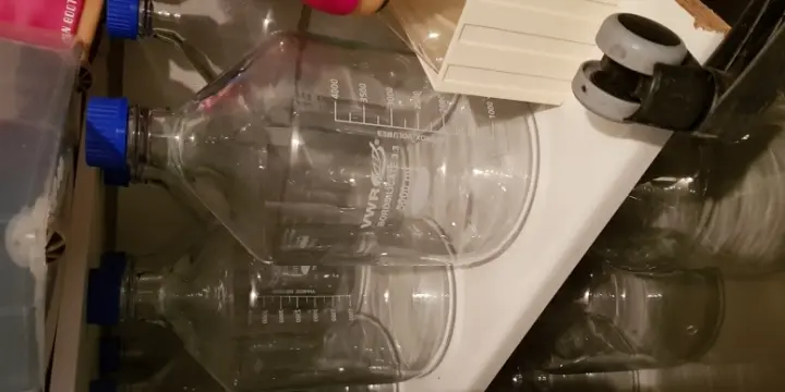 Bouteilles  de 5 et 10 litres à vendre