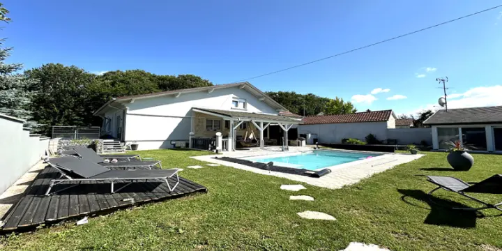 FRANCE - CARSPACH (68) - MAISON DE PRESTIGE