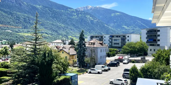 A VENDRE SPACIEUX APPARTEMENT 4.5 PCES A SIERRE