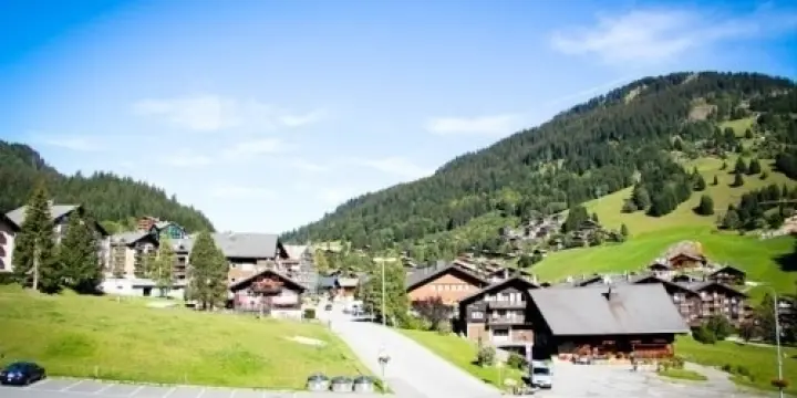 Aux portes du soleil : Meublé à vendre à