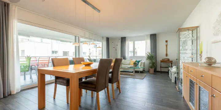 Helle Eigentumswohnung mit Aussicht und Komfort