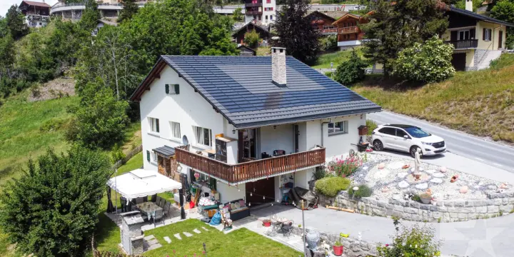 Spacieuse villa rénovée au centre de la vallée, vendable aux étrangers