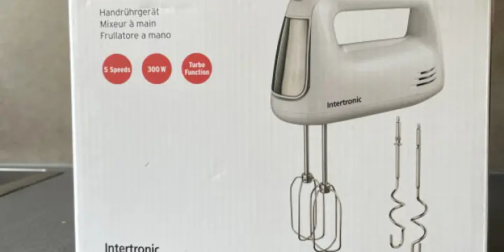Fouet électrique neuf 18chf encore dans son emballage