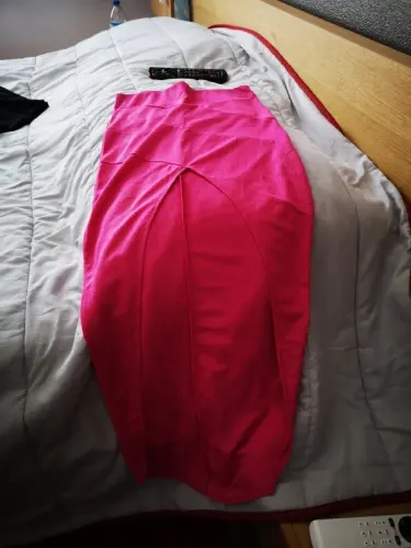 Jupe courte devant longue derrière à Aclens
