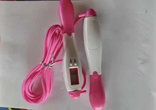 Corde à sauter électronique neuve Neuve et emballée à Moutier