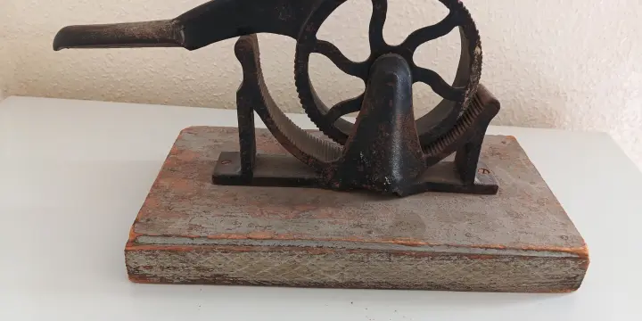 Press-bouchons ancien