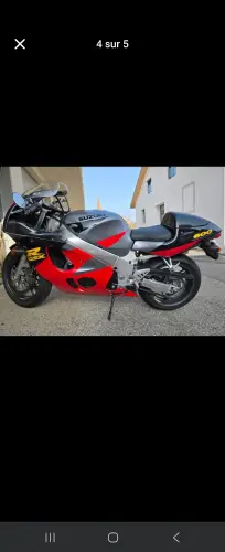 Suzuki GSXR600 à Cernier