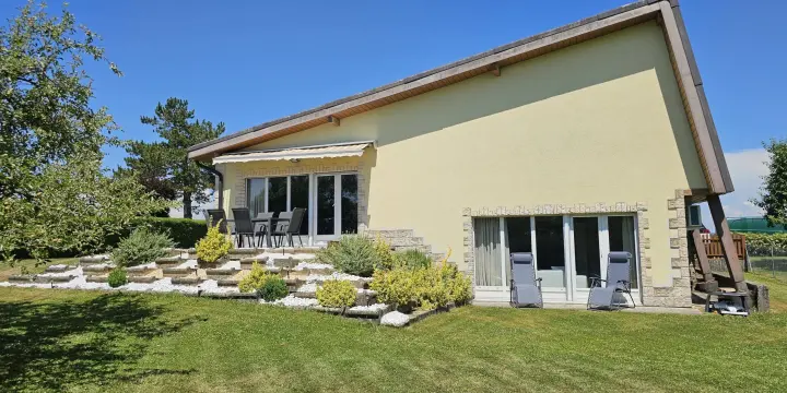 À vendre à Courgenay maison individuelle de 5 pièces avec jardin