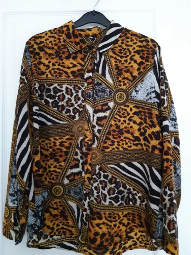 Chemise fantasie, taille S. à Genève