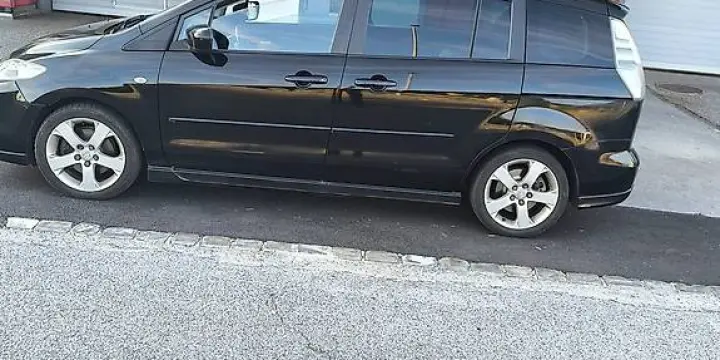Chauffeur avec voiture à votre service