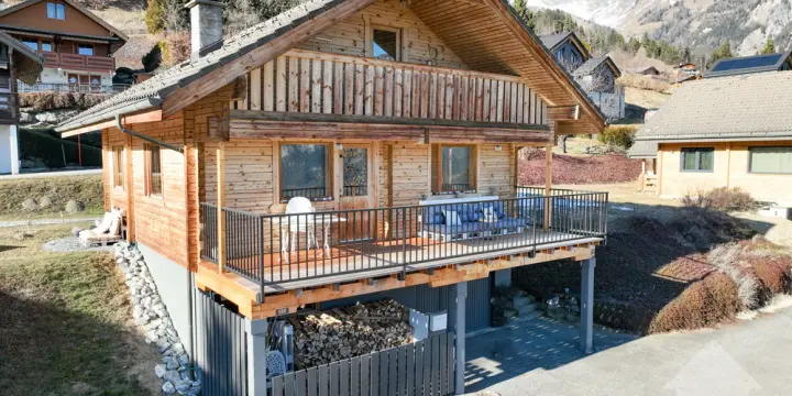 Charmant chalet de 3.5 p. + mezzanine, calme, top vue et ensoleillé
