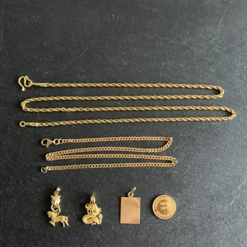 Chaînes or et pendentifs 18 et 22 carats à Avry d Pont