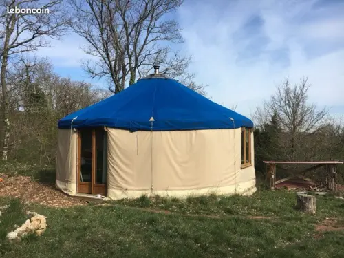 Yourte contemporaine 31m2 avec plancher à Autichamps