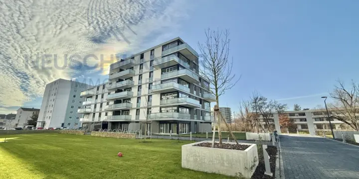 Entouré de verdure et proche du centre ville