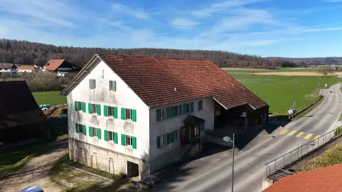 À vendre charmante ferme avec maison rénovée et terrain à Coeuve à Coeuve