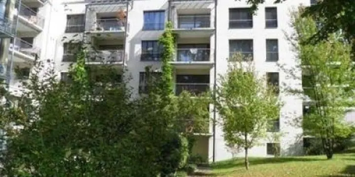 Zentrale und moderne Wohnung Nähe Stadt