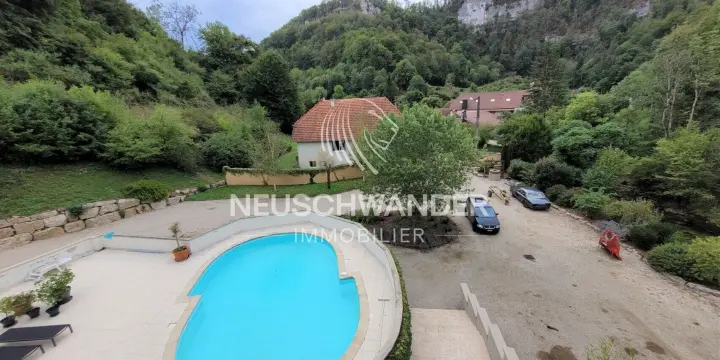 Ancien moulin réhabilité avec habitation et chambres d'hôtes à vendre