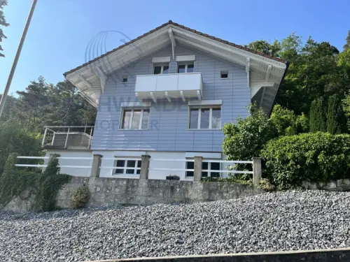 Jolie maison de 5.5 pièces sur un terrain de 877 m² à Moutier