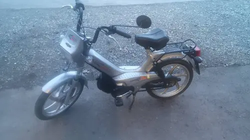 tomos quadra à Fully