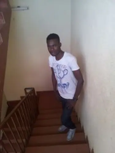 jeune black  de 25 ans  à aarau