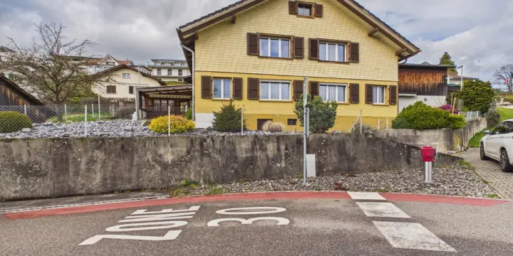 Charmantes 2-Familienhaus mit viel Potential in ruhiger, grüner Lage