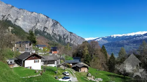 Superbe chalet de 4.5 pièces sur un terrain de 6'876 m2 à Les Vérines (Chamoson)