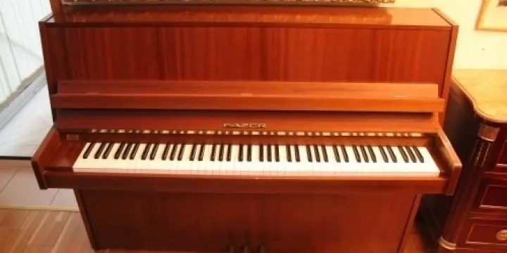Piano Fazer modèle Finlandia