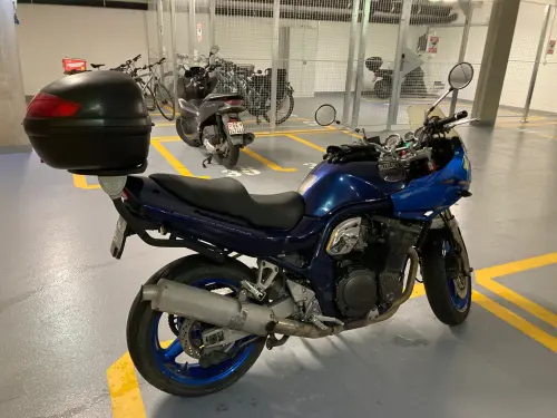 Moto Suzuki à satigny