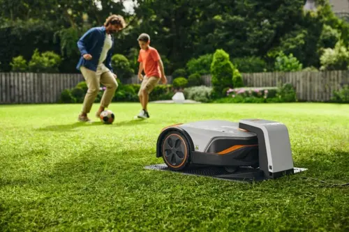 Tondeuse à gazon robotisée STIHL iMow 5 à Lausanne