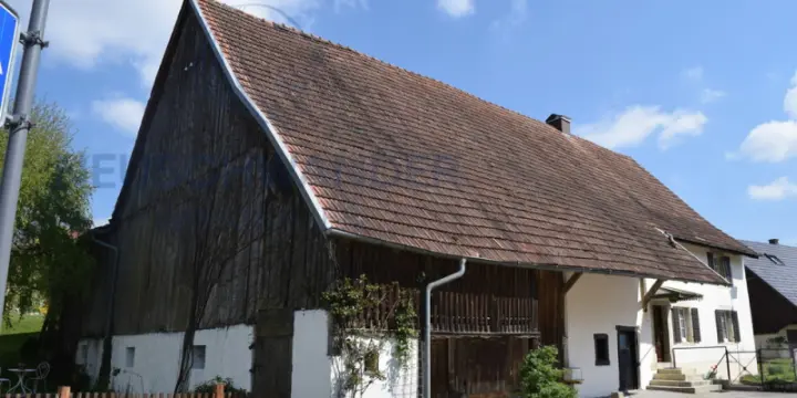 Ancienne ferme  rénovée de  4.5 pces sur une parcelle de 1 030 m2