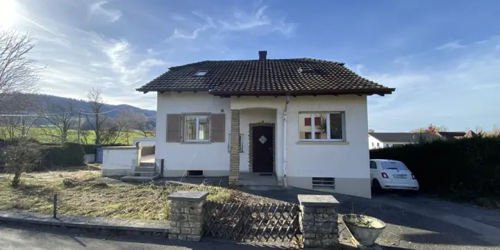Cette maison familiale agrémentée d'une très belle parcelle de terrain