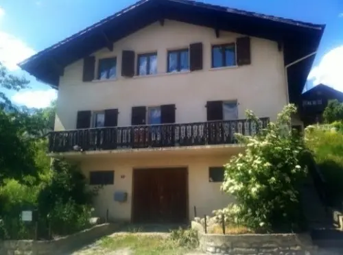 Maison À Louer À Arbaz (1er Étage) à geneve