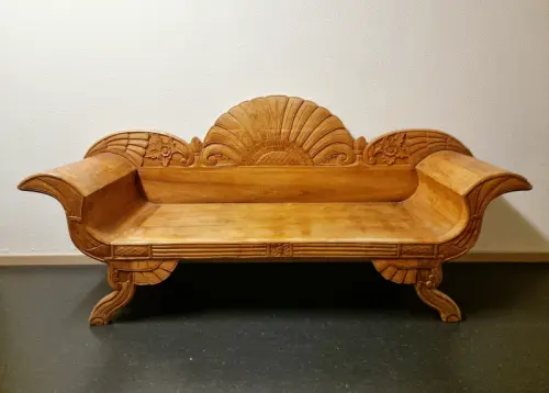 Banquette indonésienne en teck à Lausanne