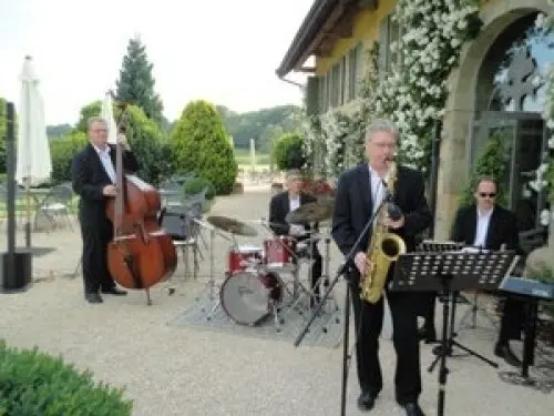Mariage Porte des IRIS groupe Jazz 079  à Vullierens