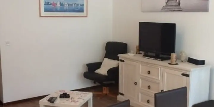 a vendre joli 2 pces