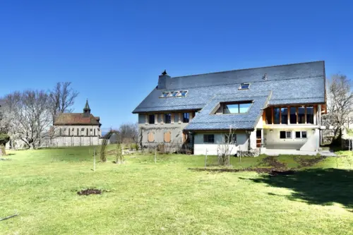 Porche Vevey, ferme équestre magnifiquement rénovée à Attalens