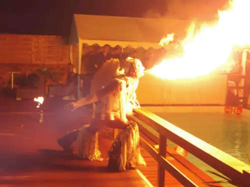 spectacle EVJF Genève de feu cracheur et jongleur Vaud