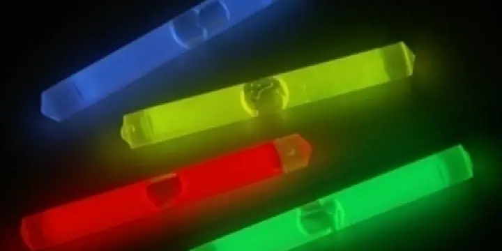 lot de 25 batonnets lumineux 5 couleurs 