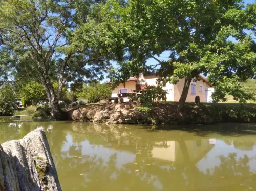 Maison avec étangs à Saint Eugène