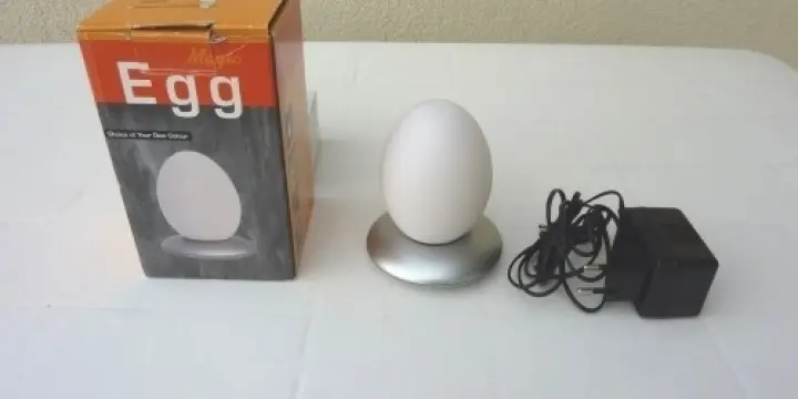 lampe-oeuf avec lumière changeante