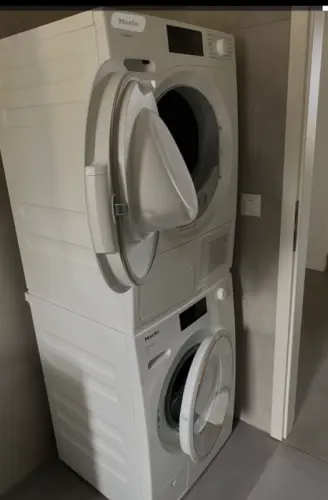 Colonne de lavage ( lave linge+sèche linge) à Monthey