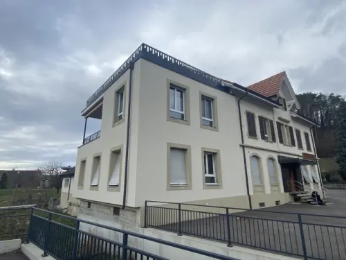Immeuble disposant de 5 appartements entièrement refait à Vicques