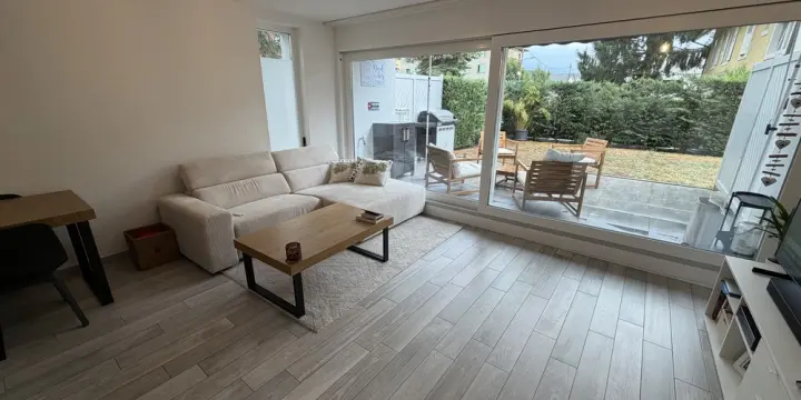 Appartement de 2 1/2 pièces au rez-de-chaussée avec jardin individuel