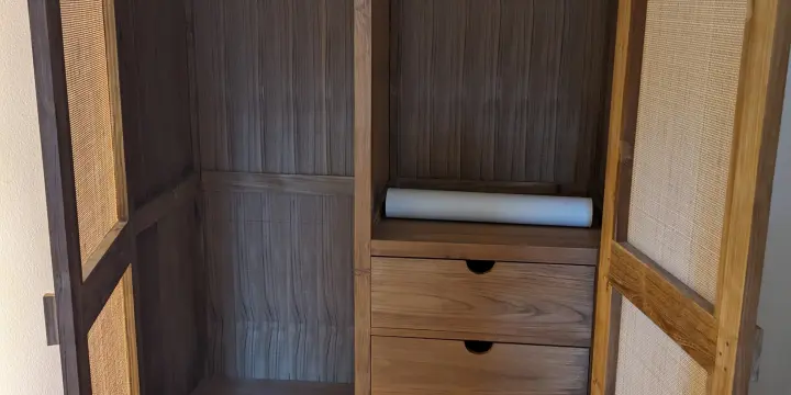Magnifique armoire en teck et rotin