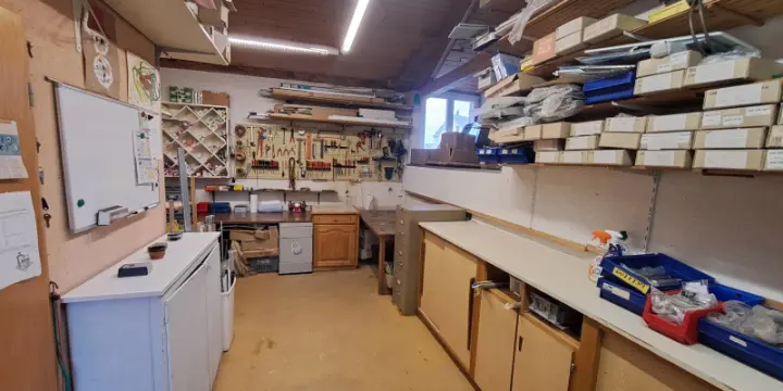 Commerce d’électro-ménagers à remettre de suite.