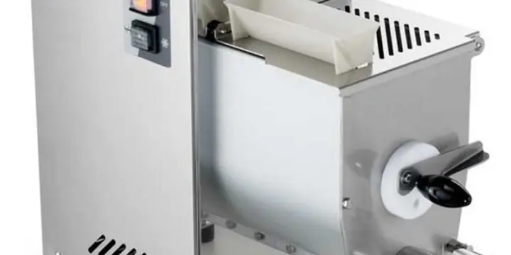 Machine à pâtes fraîches
