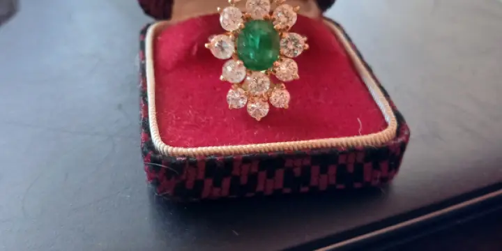 Superbe bague diamants emeraude