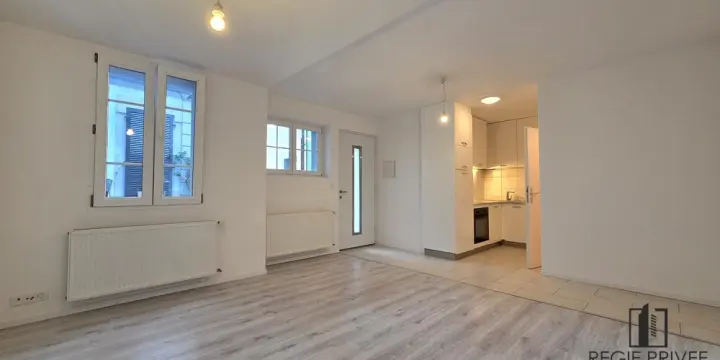 Studio au rez-de-chaussée avec entrée indépendante